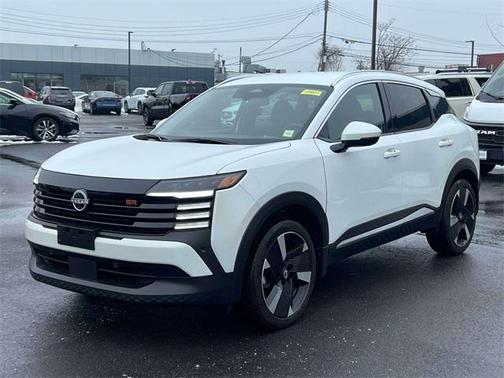 2025 Nissan Kicks SR