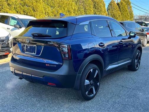 2025 Nissan Kicks SR