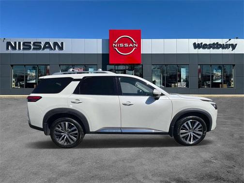 2022 Nissan Pathfinder Platinum 4WD