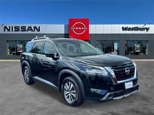 2024 Nissan Pathfinder SL