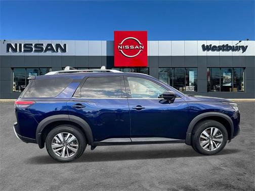 2023 Nissan Pathfinder SL 4WD