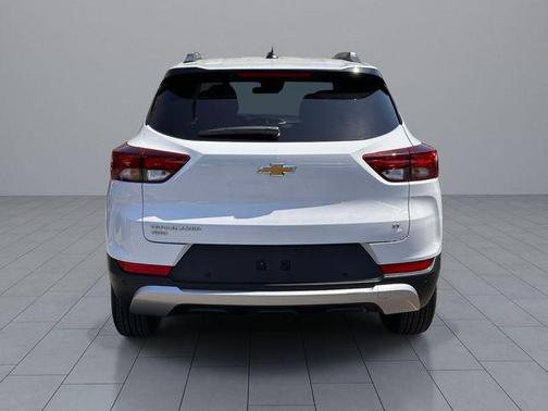 Summit White 2023 Chevrolet Trailblazer LT