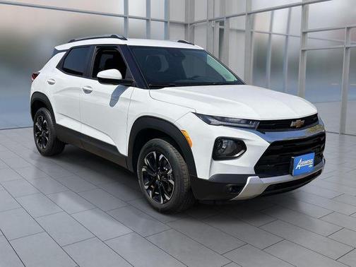 Summit White 2023 Chevrolet Trailblazer LT