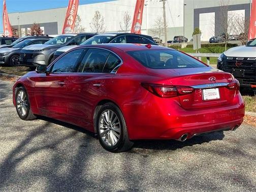 2023 INFINITI Q50 LUXE
