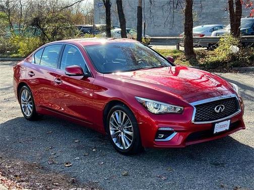 2023 INFINITI Q50 LUXE