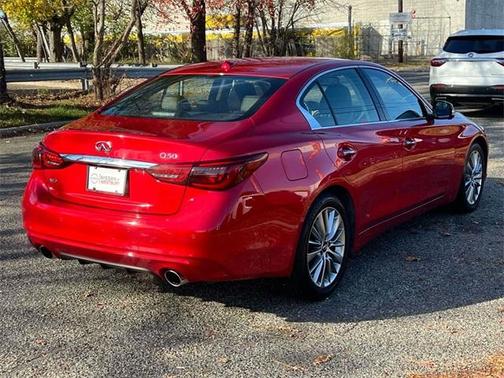 2023 INFINITI Q50 LUXE
