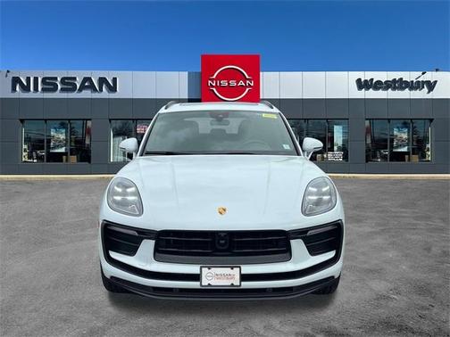 2022 Porsche Macan Base