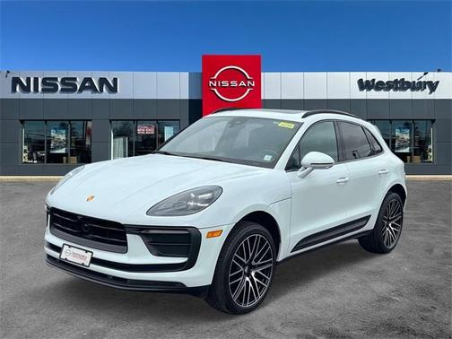 2022 Porsche Macan Base
