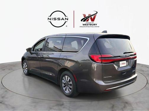 Crystal Metallic 2022 Chrysler Pacifica Hybrid Touring L