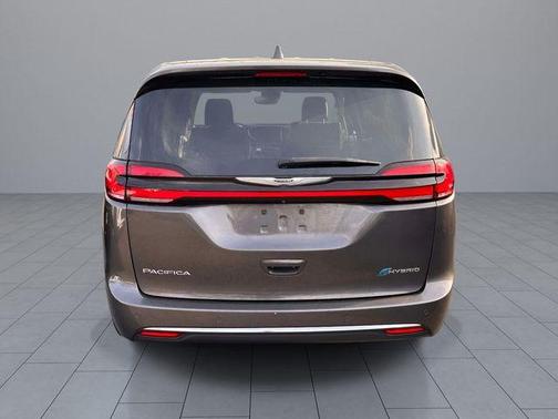Crystal Metallic 2022 Chrysler Pacifica Hybrid Touring L