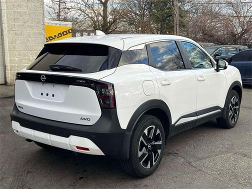 2025 Nissan Kicks SV