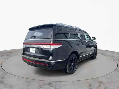 Black Metallic 2022 Lincoln Navigator Reserve