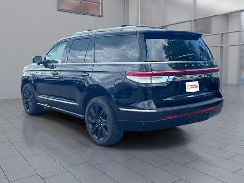 Platinum Dune 2022 Lincoln Navigator Reserve