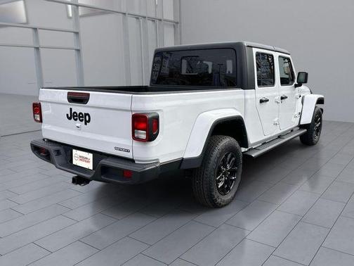 Bright White Clearcoat 2021 Jeep Gladiator Sport