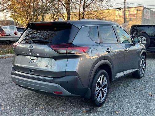 2022 Nissan Rogue SV