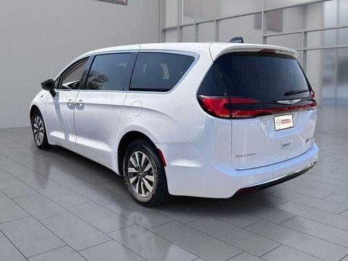 Bright White Clearcoat 2024 Chrysler Pacifica Hybrid Select