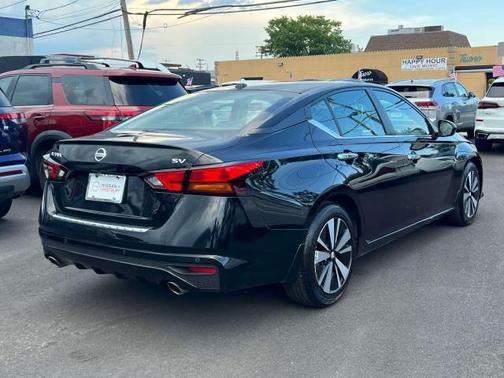2022 Nissan Altima 2.5 SV