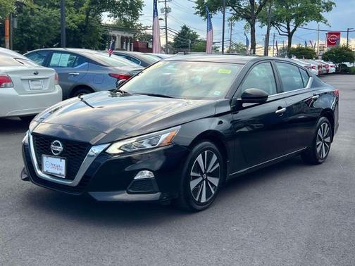 2022 Nissan Altima 2.5 SV