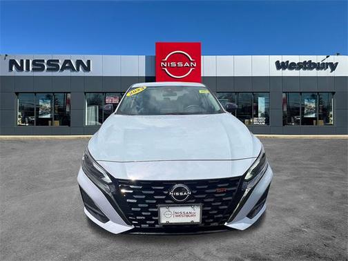 2023 Nissan Altima SR FWD