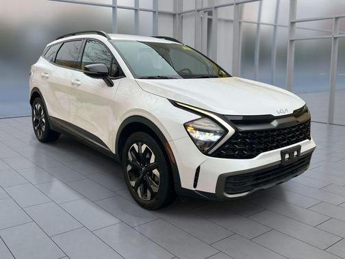 Glacial White Pearl 2023 Kia Sportage X-Line