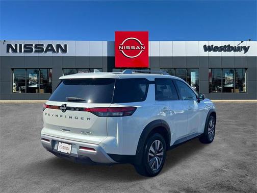2022 Nissan Pathfinder SL 4WD
