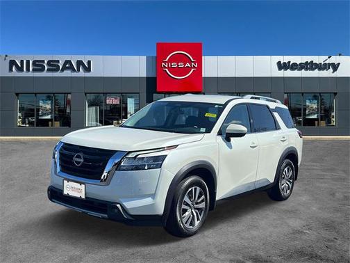 2022 Nissan Pathfinder SL 4WD
