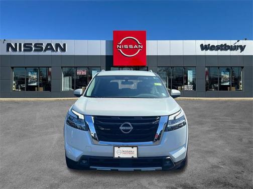 2022 Nissan Pathfinder SL 4WD