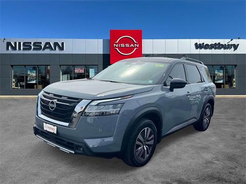 2022 Nissan Pathfinder SL 4WD