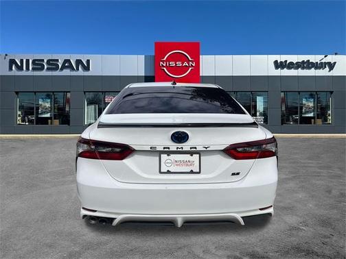 2023 Toyota Camry Hybrid SE