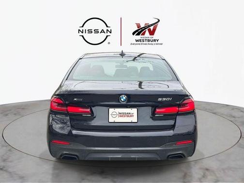 Carbon Black Metallic 2022 BMW 530 i xDrive
