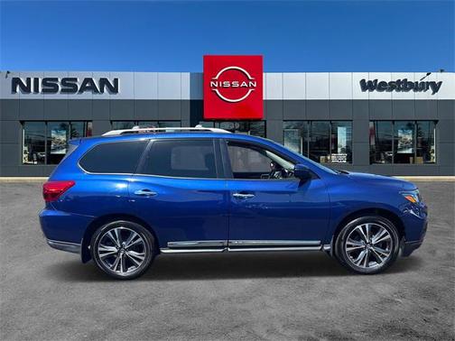 2017 Nissan Pathfinder Platinum