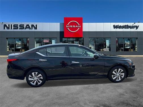 2022 Nissan Altima S FWD
