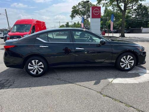 2022 Nissan Altima S FWD