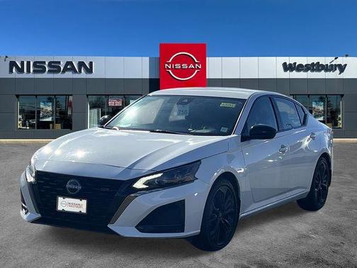 White 2025 Nissan Altima SR