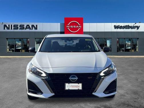 White 2025 Nissan Altima SR