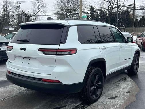 2023 Jeep Grand Cherokee L Laredo