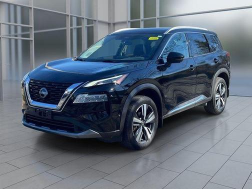 Black 2023 Nissan Rogue SL
