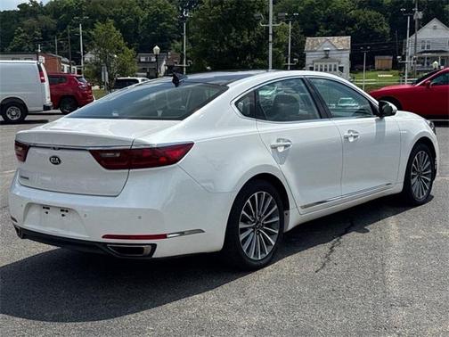 2017 Kia Cadenza Premium