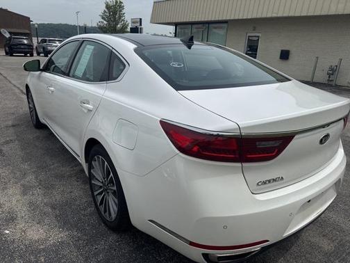 2017 Kia Cadenza Premium