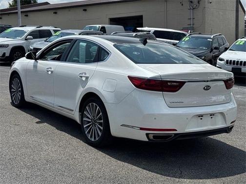 2017 Kia Cadenza Premium