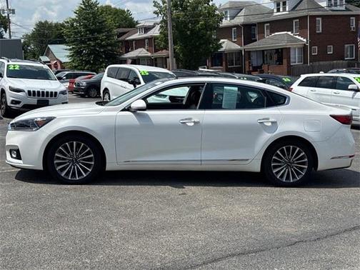 2017 Kia Cadenza Premium