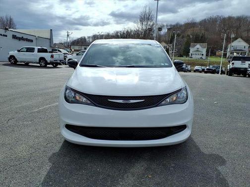 2026 Chrysler Voyager LX