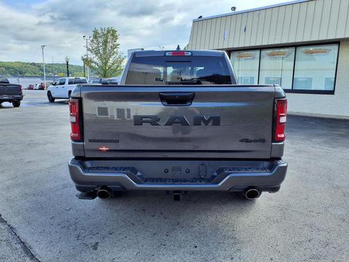 Granite Crystal Metallic Clearcoat 2026 RAM 1500 Big Horn/Lone Star