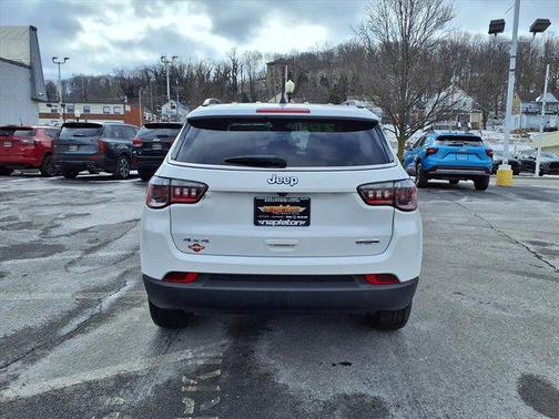 2022 Jeep Compass Latitude Lux