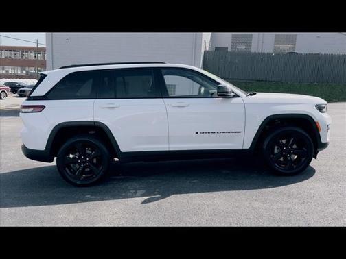 2022 Jeep Grand Cherokee Altitude