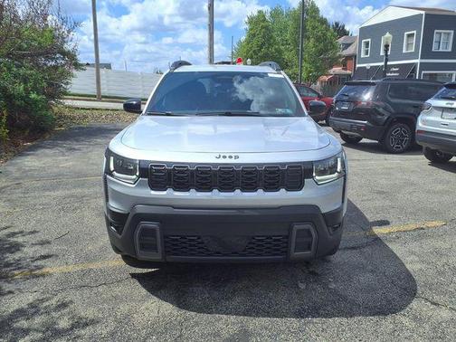 Silver Zynith Clearcoat 2026 Jeep Cherokee Laredo 4x4