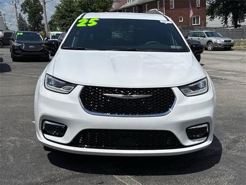 2025 Chrysler Pacifica L
