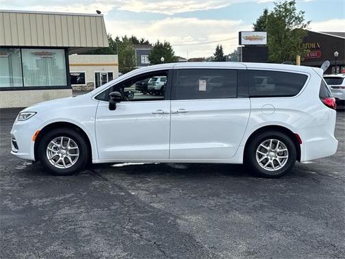 2025 Chrysler Pacifica L