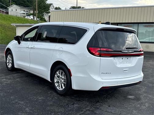 2025 Chrysler Pacifica L