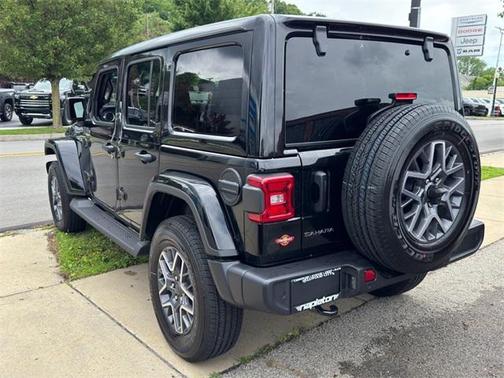 2025 Jeep Wrangler 4-Door Sahara 4x4